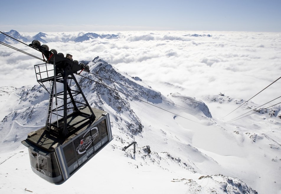 Alpe d'Huez Ski Resort - Pic Blanc cable car
