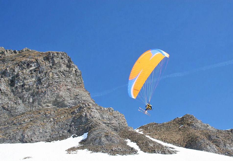 Flaine Ski Resort - Ski paragliding