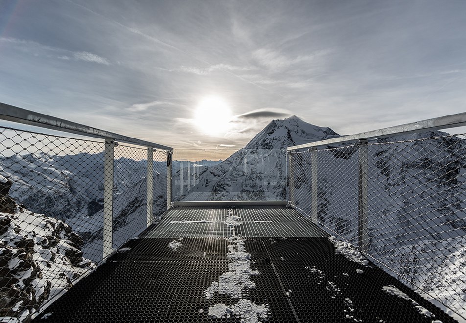 Les Arcs Ski Resort - Aiguille Rouge view point (©Raj-Bundhoo)