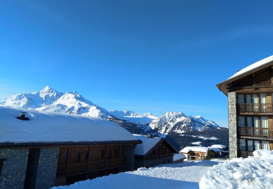 La Rosiere Ski Resort (©OTLaRosiere) - Chalet style buildings